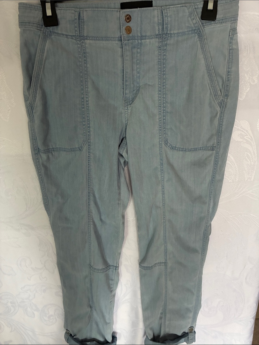 Light Wash Women's Jeans - Casual Relaxed Fit